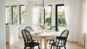 04 - Breakfast Area