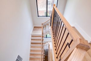 07_Main_Floor_Entrance_Staircase_1