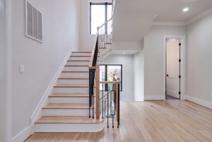 08_Main_Floor_Entrance_Staircase_2