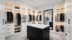 10 - Walk In Closet