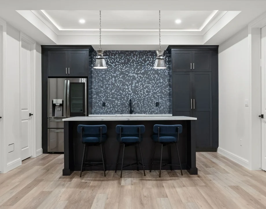 13 - Wet Bar