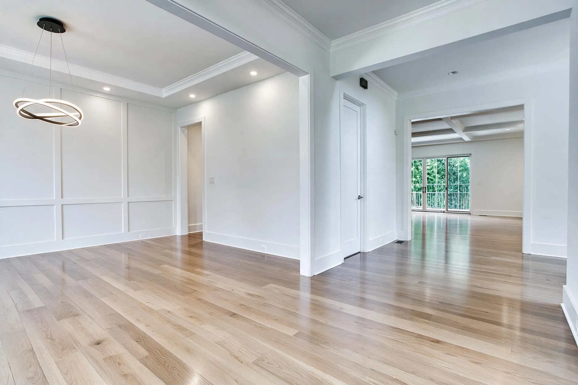 magnific_change-floors-to-a-wide-p_fHQuuNBCDY