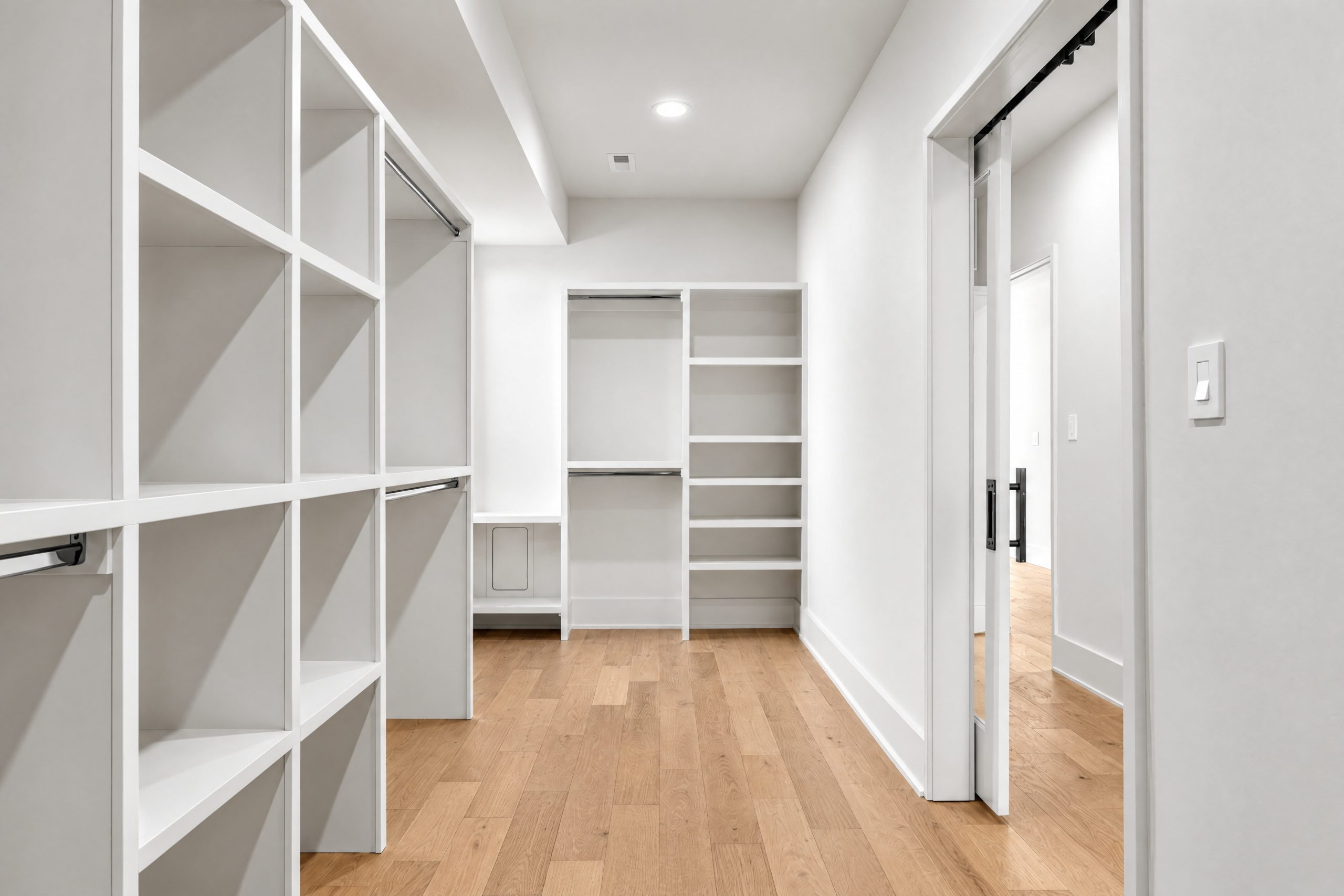 30 - Walk-In Closet